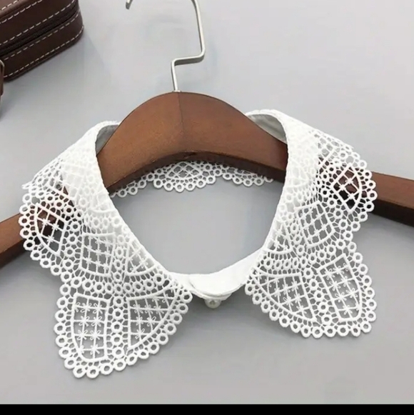 Fashion Jewelry Accessories - DETACHABLE LACE COLLAR DRESS UP ANY DRESS OR SWEATER DETACHABLE